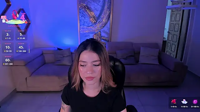 Snapshot of ViolettHansson chatting on February 28, 2025, 9:23 pm ViolettHansson online show from February 28, 2025, 9:23 pm
