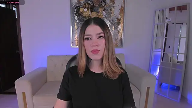 Snapshot of ViolettHansson chatting on March 19, 2025, 6:12 pm ViolettHansson online show from March 19, 2025, 6:12 pm