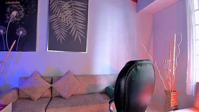 ViolettHansson online show from December 15, 2025, 7:40 pm