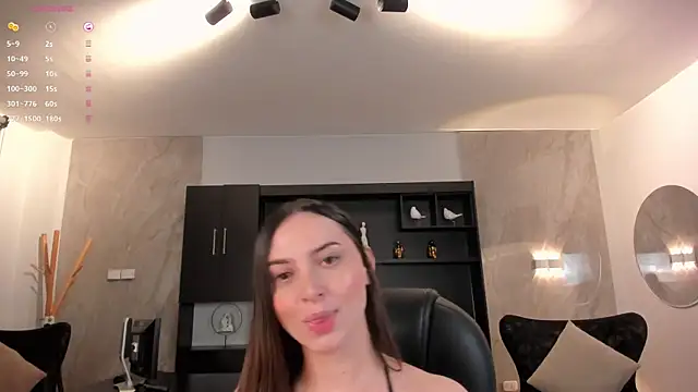 Snapshot of AliceHarper_ chatting on January 4, 2025, 6:41 am AliceHarper online show from January 4, 2025, 6:41 am