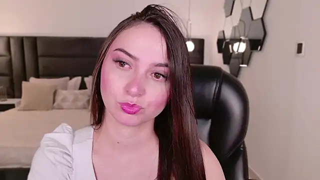 Snapshot of AliceHarper_ chatting on January 17, 2025, 5:00 am AliceHarper online show from January 17, 2025, 5:00 am
