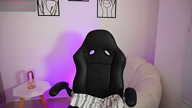 AliceHarper  online show from July 31, 2026, 1:49 am