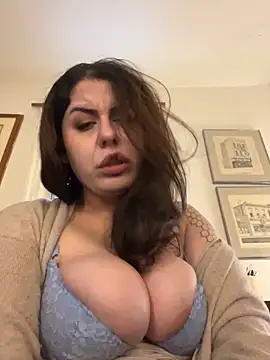 Snapshot of holyeroticss chatting on December 5, 2024, 3:50 pm holyeroticss online show from December 5, 2024, 3:50 pm