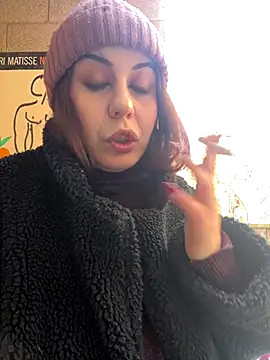 Snapshot of holyeroticss chatting on December 6, 2024, 6:17 pm holyeroticss online show from December 6, 2024, 6:17 pm