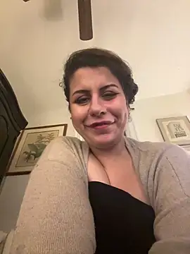 Snapshot of holyeroticss chatting on December 19, 2024, 6:12 am holyeroticss online show from December 19, 2024, 6:12 am