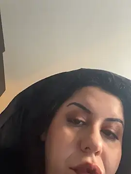 Snapshot of holyeroticss chatting on February 22, 2025, 3:14 pm holyeroticss online show from February 22, 2025, 3:14 pm