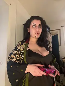 Snapshot of holyeroticss chatting on March 7, 2025, 9:38 pm holyeroticss online show from March 7, 2025, 9:38 pm