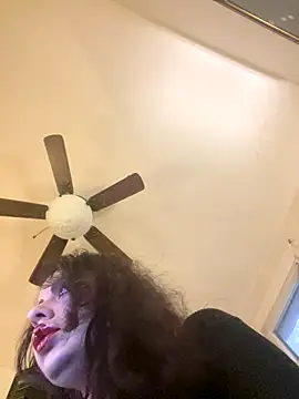 Snapshot of holyeroticss chatting on September 27, 2025, 10:48 pm holyeroticss online show from September 27, 2025, 10:48 pm