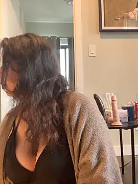 holyeroticss online show from March 22, 2026, 7:39 pm