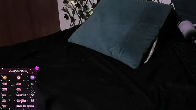 Snapshot of CoralineSanchez chatting on January 14, 2025, 6:24 am CoralineSanchez online show from January 14, 2025, 6:24 am