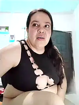 lunanataly online show from January 1, 2025, 11:40 pm