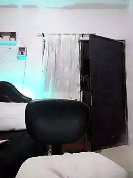 lunanataly online show from January 4, 2025, 4:11 pm
