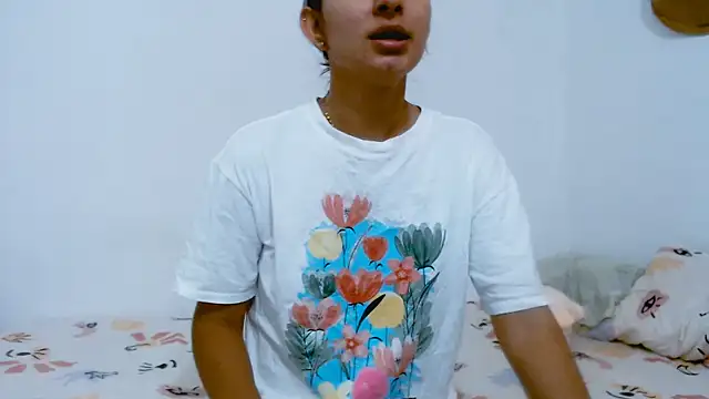 Snapshot of Alyson0001 chatting on February 5, 2025, 9:07 pm Alyson0001 online show from February 5, 2025, 9:07 pm