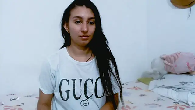 Snapshot of Alyson0001 chatting on February 26, 2025, 3:42 am Alyson0001 online show from February 26, 2025, 3:42 am