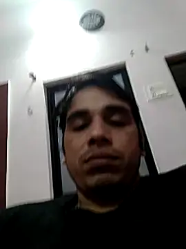 Snapshot of roadtucker123 chatting on December 6, 2024, 4:49 pm roadtucker123 online show from December 6, 2024, 4:49 pm