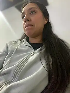 Snapshot of Salome_golvert chatting on December 6, 2024, 10:19 pm Salome golvert online show from December 6, 2024, 10:19 pm