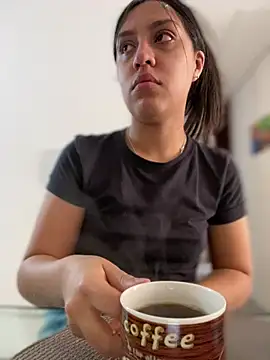 Snapshot of Salome_golvert chatting on February 1, 2025, 3:39 pm Salome golvert online show from February 1, 2025, 3:39 pm