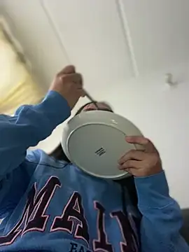 Snapshot of Salome_golvert chatting on February 18, 2025, 9:20 pm Salome golvert online show from February 18, 2025, 9:20 pm