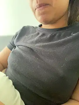 Snapshot of Salome_golvert chatting on March 2, 2025, 7:56 pm Salome golvert online show from March 2, 2025, 7:56 pm