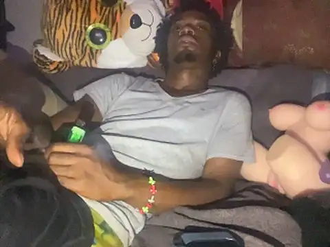 SlimeCrownzOut5 online show from November 16, 2025, 12:27 am