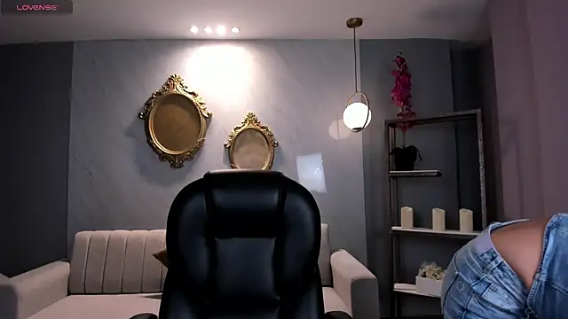 AnaisNin online show from December 23, 2024, 12:30 pm