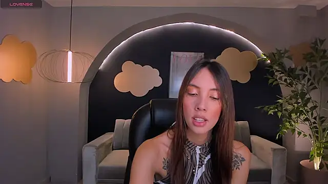 AnaisNin online show from January 7, 2025, 11:48 am