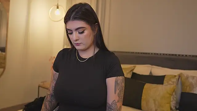 IrisBaker online show from March 2, 2026, 10:05 pm