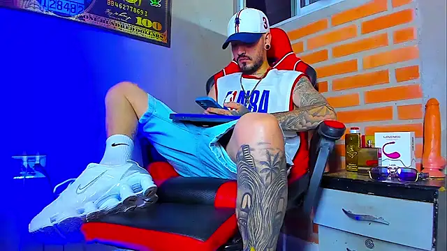 smoker445 online show from September 17, 2025, 11:06 pm