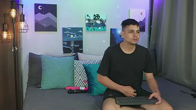 Snapshot of Cleoanubis- chatting on September 23, 2025, 6:05 am Cleoanubis- online show from September 23, 2025, 6:05 am