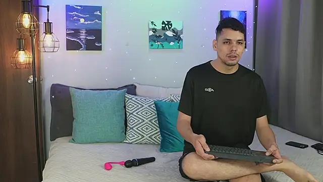 Snapshot of Cleoanubis- chatting on October 25, 2025, 5:26 am Cleoanubis- online show from October 25, 2025, 5:26 am