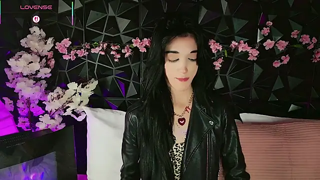 Snapshot of Finibondi chatting on September 20, 2025, 6:25 am Finibondi online show from September 20, 2025, 6:25 am