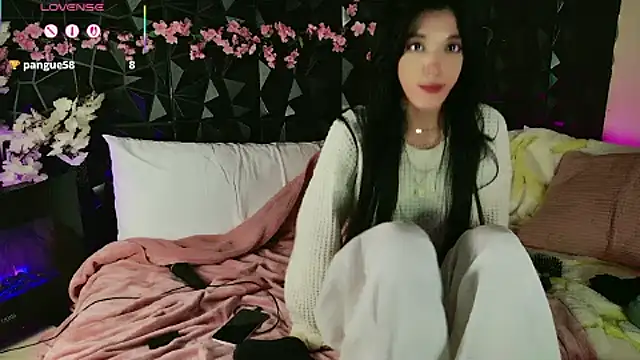 Snapshot of Finibondi chatting on September 21, 2025, 5:31 am Finibondi online show from September 21, 2025, 5:31 am