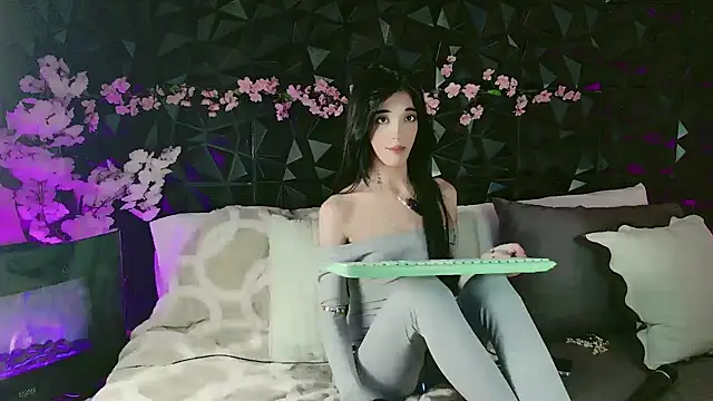 Snapshot of Finibondi chatting on September 26, 2025, 6:39 am Finibondi online show from September 26, 2025, 6:39 am