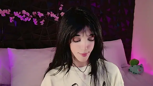 Snapshot of Finibondi chatting on October 7, 2025, 5:48 am Finibondi online show from October 7, 2025, 5:48 am