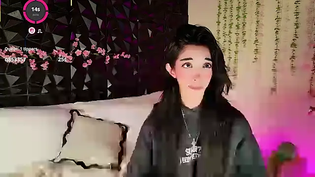 Snapshot of Finibondi chatting on October 15, 2025, 6:02 am Finibondi online show from October 15, 2025, 6:02 am