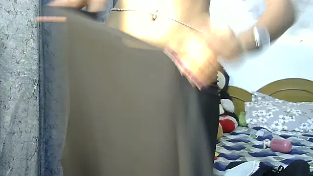 lola-   online show from February 6, 2026, 4:21 pm