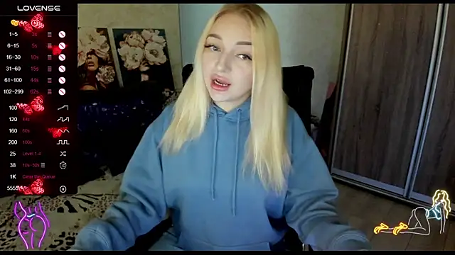 Snapshot of Stella__Cox chatting on October 3, 2025, 5:26 am Stella  Cox online show from October 3, 2025, 5:26 am