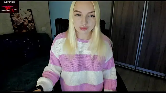 Snapshot of Stella__Cox chatting on November 14, 2025, 6:23 am Stella Cox online show from November 14, 2025, 6:23 am