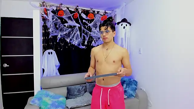 Snapshot of UNIVERSAL_SEXX_ chatting on October 16, 2025, 5:52 am UNIVERSAL SEXX online show from October 16, 2025, 5:52 am