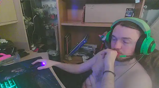 nicolasdumand21 online show from February 25, 2025, 8:30 pm