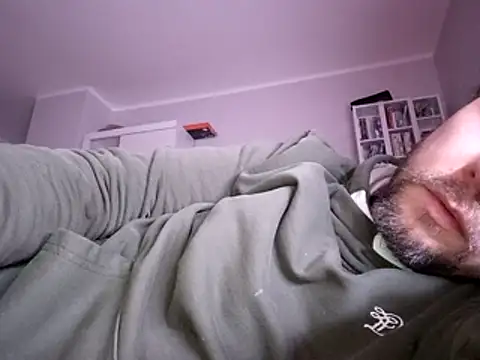 larsgessner30 online show from January 14, 2026, 11:42 pm