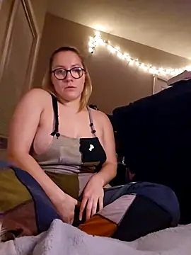 Snapshot of Paynted_Lady chatting on December 18, 2025, 3:45 am Paynted Lady online show from December 18, 2025, 3:45 am
