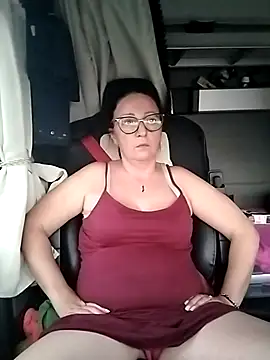 cuplubijoanna online show from November 29, 2025, 4:32 pm