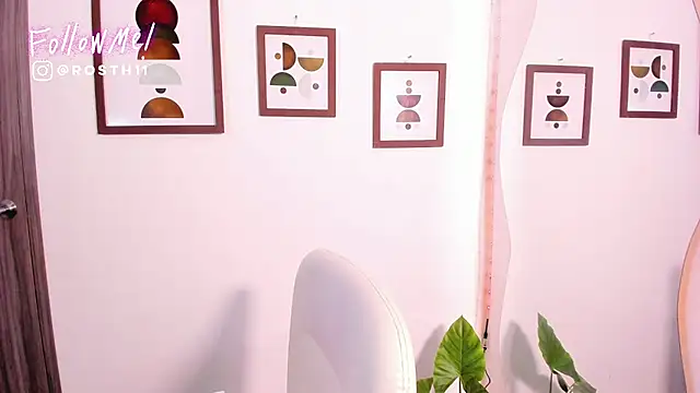 rossth1 online show from March 22, 2025, 11:09 pm