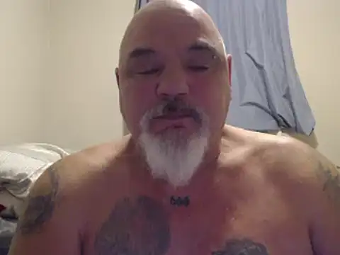 Newfiesausage1972 online show from December 12, 2024, 10:56 am