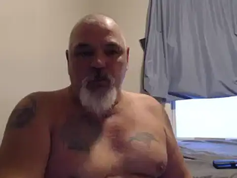 Newfiesausage1972 online show from December 20, 2024, 9:28 pm