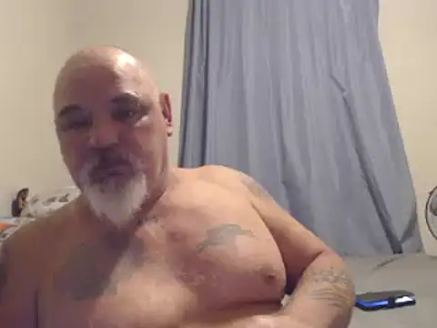 Newfiesausage1972 online show from December 29, 2024, 10:01 am