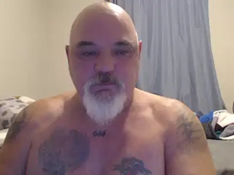 Newfiesausage1972 online show from January 5, 2025, 10:40 pm