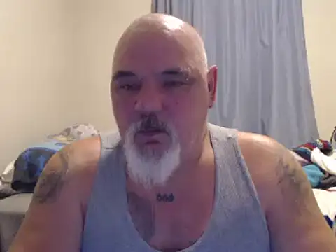Newfiesausage1972 online show from January 9, 2025, 9:58 pm