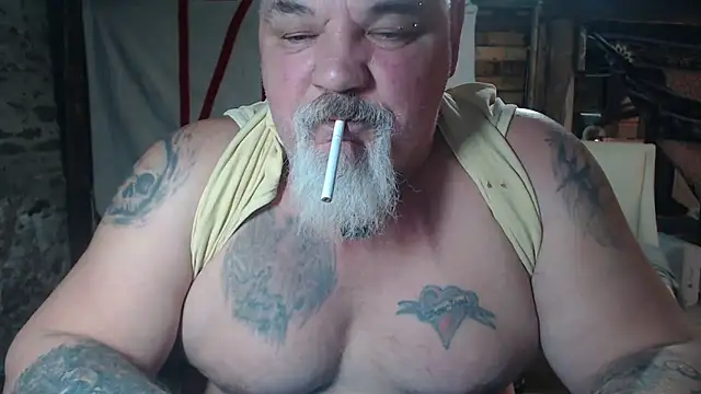 Newfiesausage1972 online show from March 5, 2026, 10:50 pm